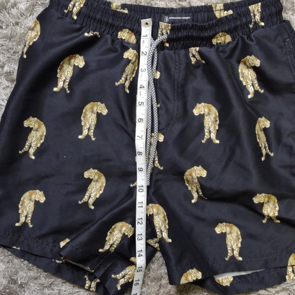 Black swimsuit with tigers, Men's Small - Picture 4 of 5